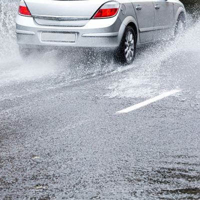 driving-through-flooding